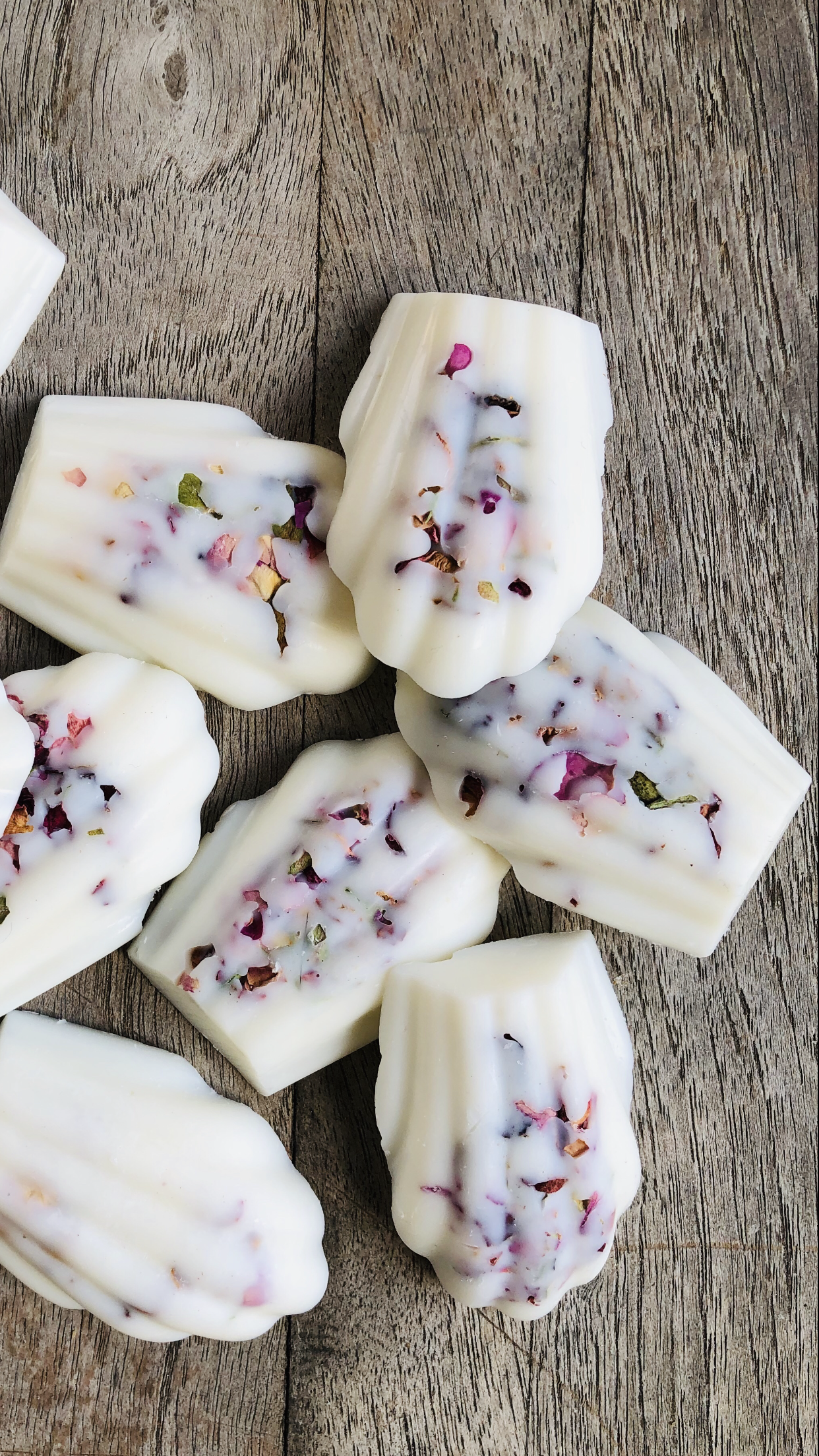 Fondants de cire 100 % végétale BOIS DE ROSE aux pétales de roses