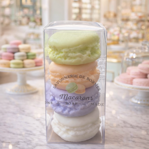 Boîte avec couvercle transparent de 4 SAVONS MACARONS ASSORTIS verveine, orangeraie, musc, lavande